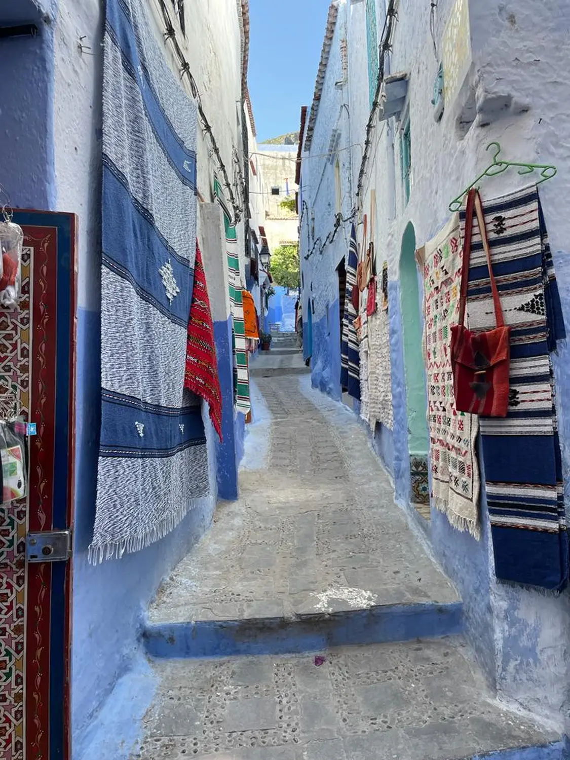 The Rif Mountains and the cities of Tangier and Chefchaouen (the blue city)  by  LTO Sprachprüfung