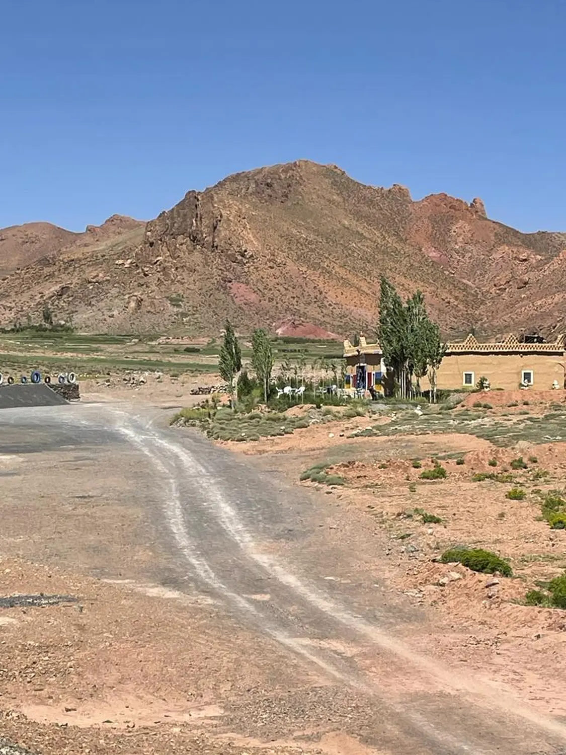 Lac de Tilsit to Quazazate OFF ROAD through the Atlas Mountains Return towards Marrakech 