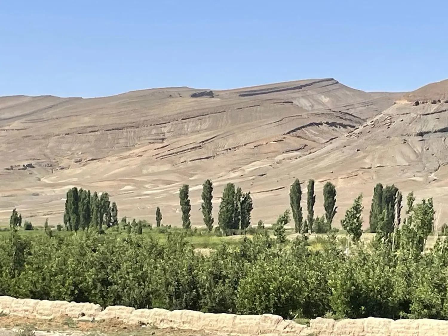 Lac de Tilsit to Quazazate OFF ROAD through the Atlas Mountains Return towards Marrakech 