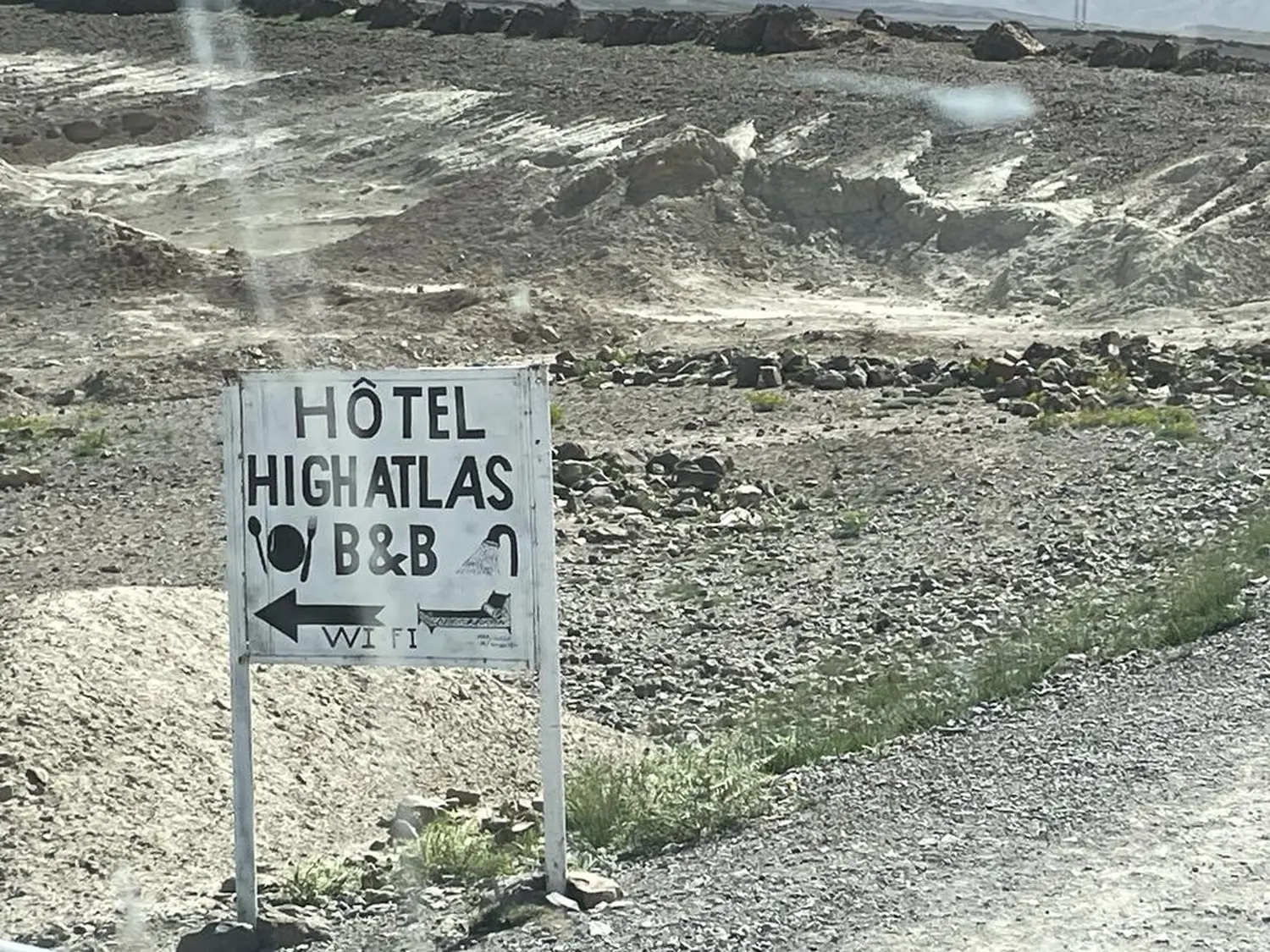 Lac de Tilsit to Quazazate OFF ROAD through the Atlas Mountains Return towards Marrakech 
