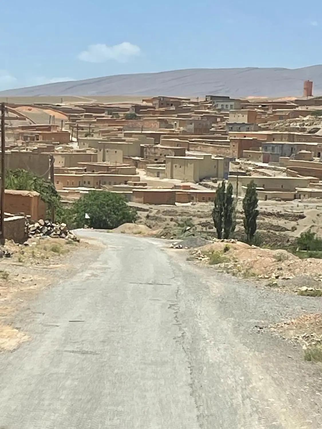 Lac de Tilsit to Quazazate OFF ROAD through the Atlas Mountains Return towards Marrakech 